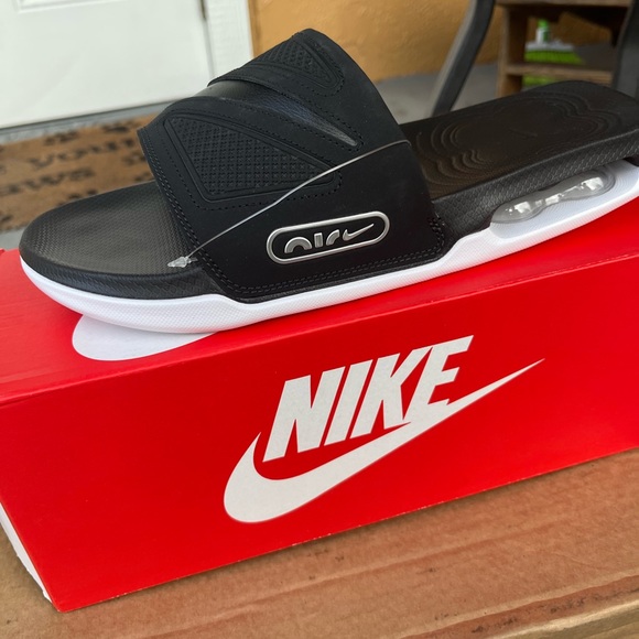 Sandals - Picture 2 of 5